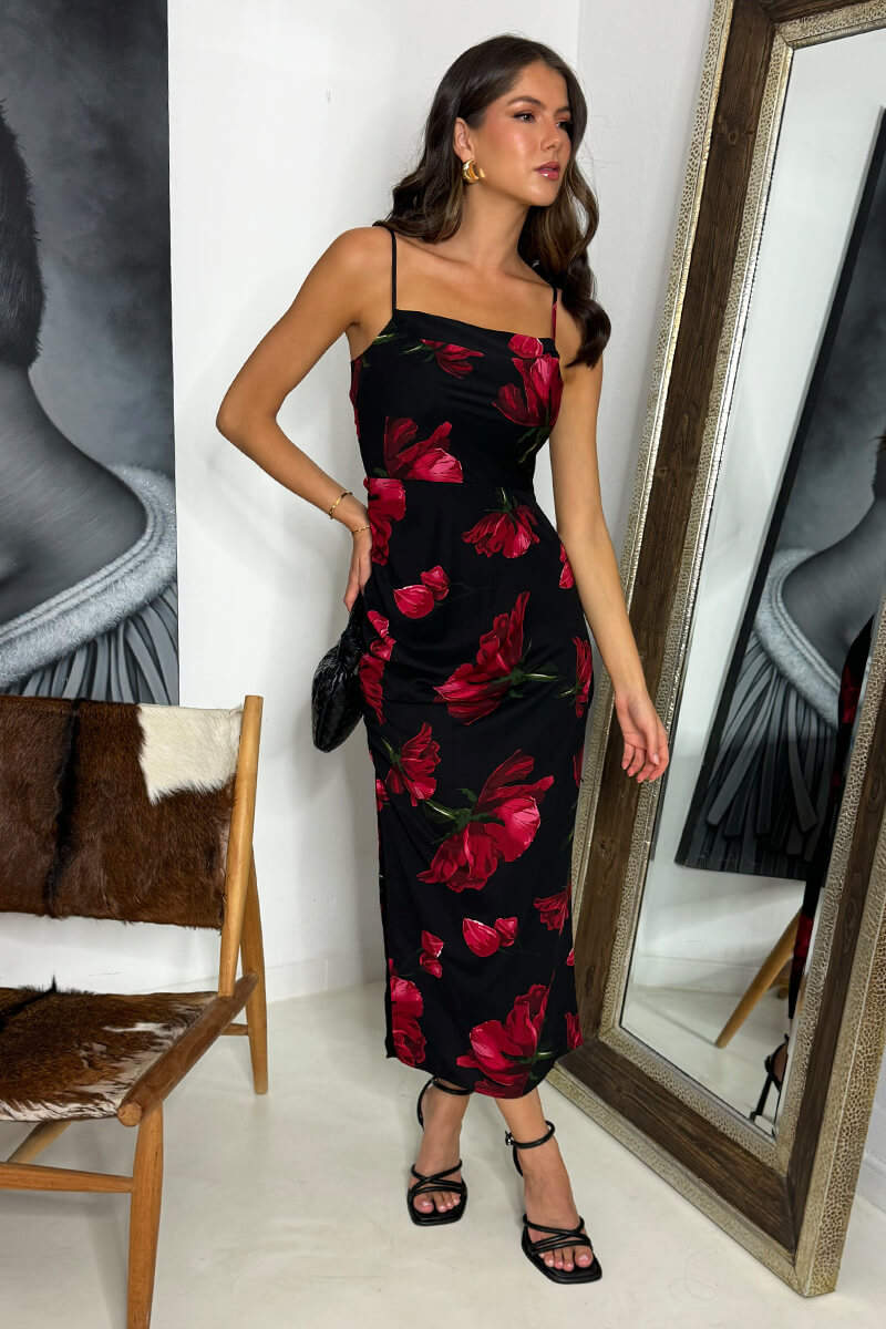 1730308148_Black-And-Red-Floral-Print-Ruched-Side-Strappy-Midi-Dress-3.jpg